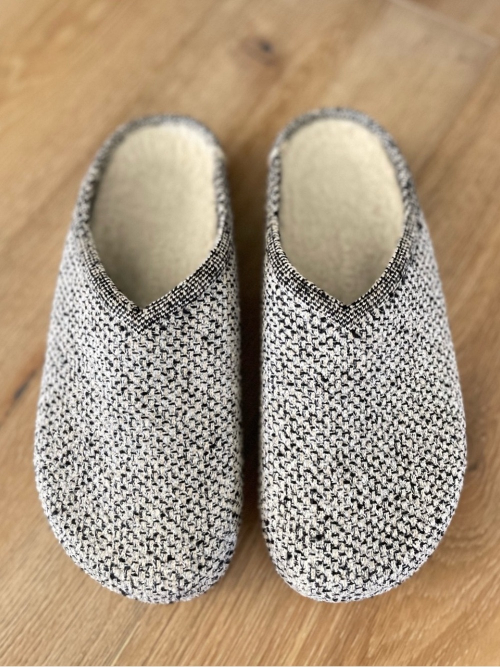 Rothy’s The Cozy Clog Size 10 Cookies & Cream Boucle